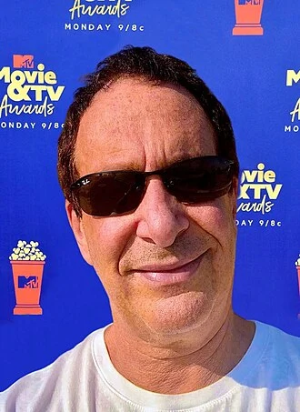 Steve Comisar height profile photo