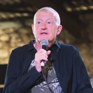 Steve Davis height profile photo