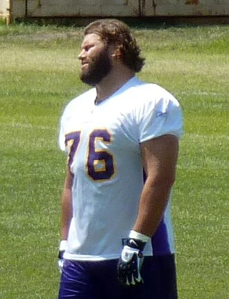 Steve Hutchinson (American football) height profile photo