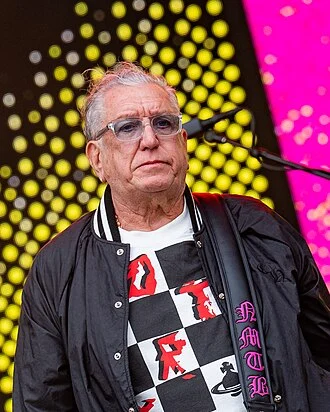 Steve Jones (musician) height profile photo