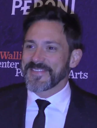 Steve Kazee height profile photo