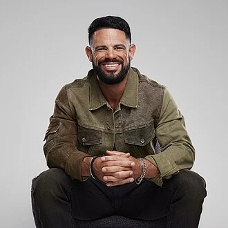 Steven Furtick height profile photo