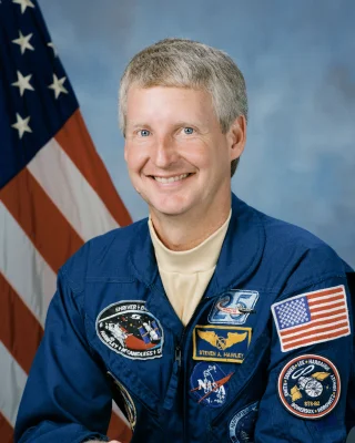 Steven Hawley height profile photo