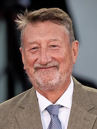 Steven Knight height profile photo