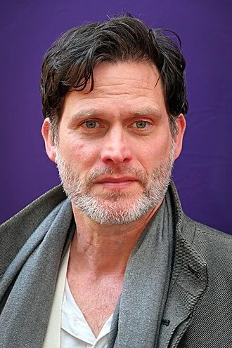 Steven Pasquale height profile photo