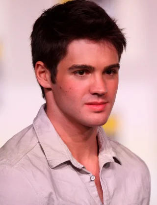 Steven R. McQueen height profile photo