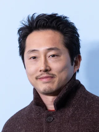 Steven Yeun height profile photo