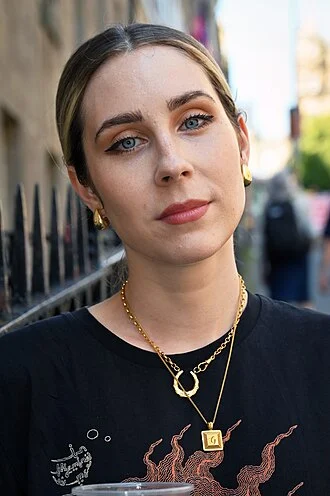 Stevie Martin height profile photo