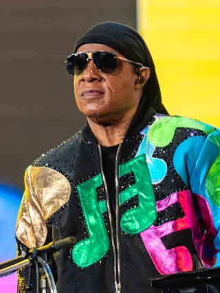 Stevie Wonder height profile photo