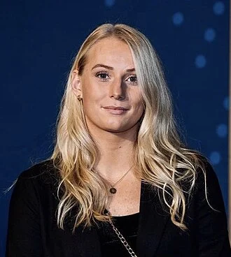 Stina Blackstenius height profile photo