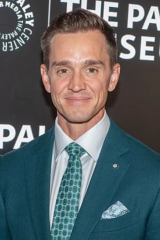 Stu Holden height profile photo