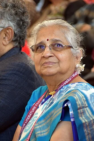 Sudha Murty height profile photo