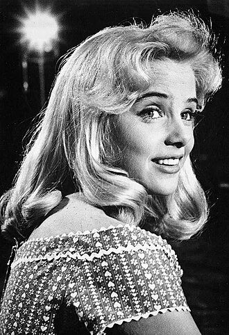 Sue Lyon height profile photo