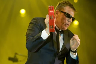 Suggs height profile photo