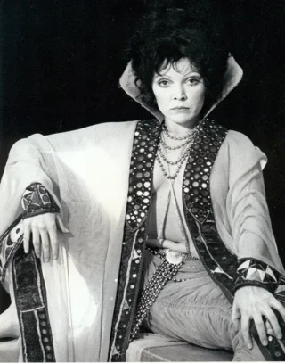 Susan Tyrrell height profile photo