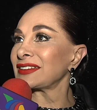 Susana Dosamantes height profile photo