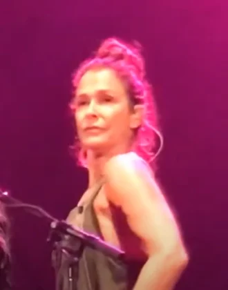 Susannah Melvoin height profile photo
