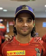 Suyash Sharma height profile photo