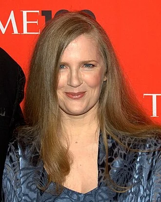 Suzanne Collins height profile photo