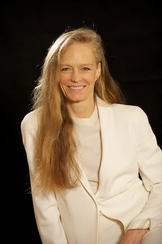 Suzy Amis Cameron height profile photo
