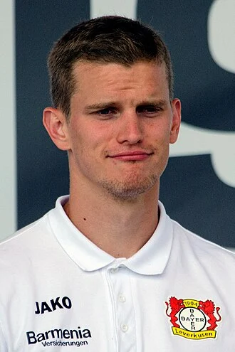 Sven Bender height profile photo