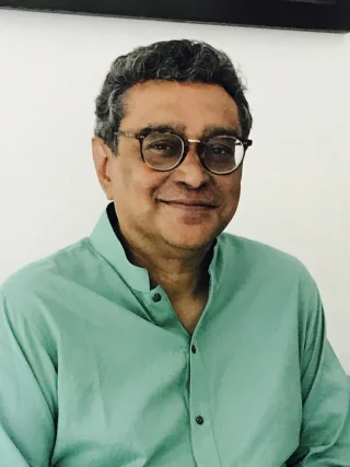 Swapan Dasgupta height profile photo