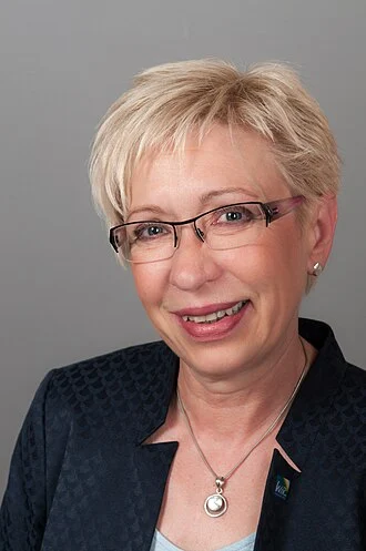 Sylvia Bretschneider height profile photo