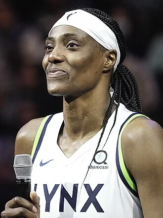 Sylvia Fowles height profile photo