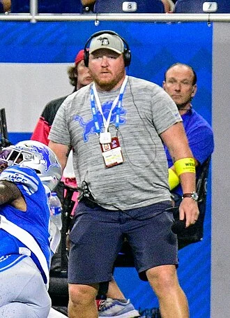 T. J. Lang height profile photo