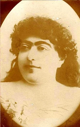 Tadj al-Saltaneh height profile photo