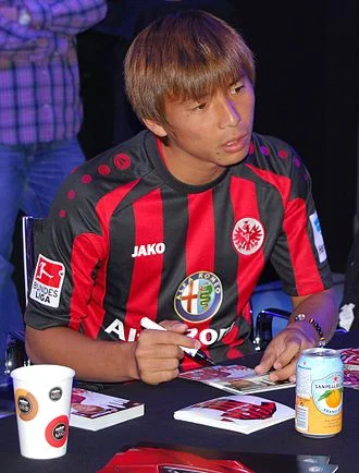 Takashi Inui height profile photo