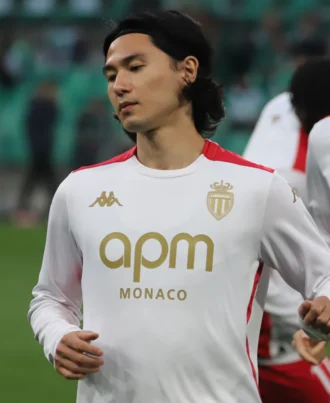 Takumi Minamino height profile photo