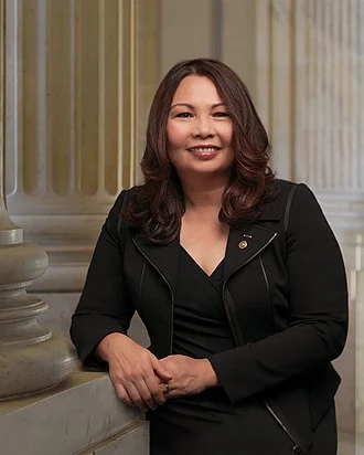 Tammy Duckworth height profile photo