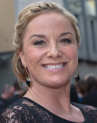 Tamzin Outhwaite height profile photo
