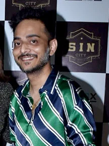 Tanishk Bagchi height profile photo