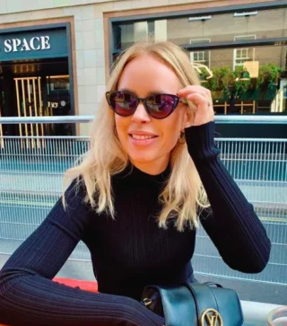 Tanya Burr height profile photo