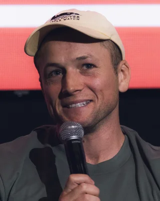 Taron Egerton height profile photo