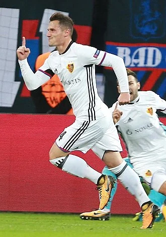 Taulant Xhaka height profile photo