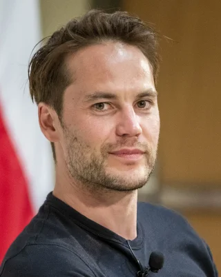 Taylor Kitsch height profile photo
