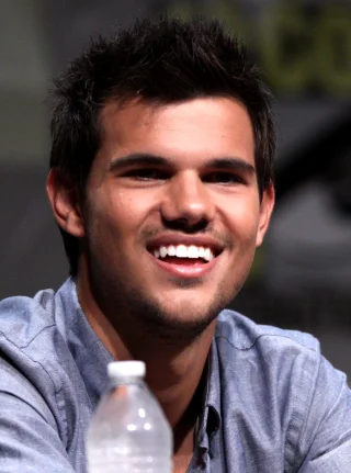 Taylor Lautner height profile photo