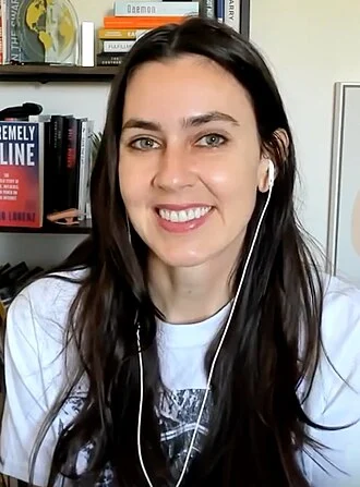 Taylor Lorenz height profile photo