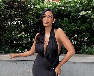 Tayshia Adams height profile photo