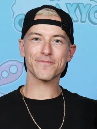 Taz Skylar height profile photo
