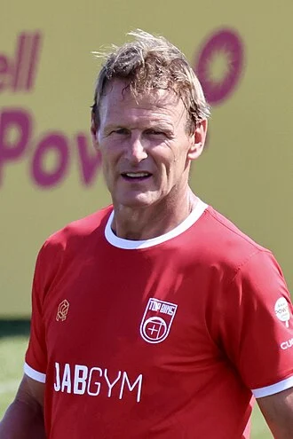 Teddy Sheringham height profile photo