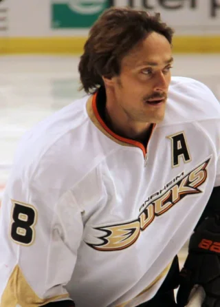 Teemu Selänne height profile photo