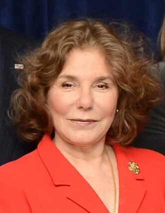 Teresa Heinz height profile photo