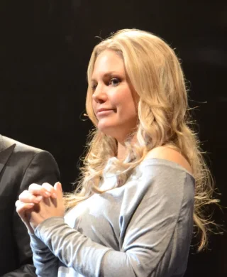 Terri Conn height profile photo
