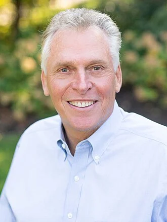 Terry McAuliffe height profile photo