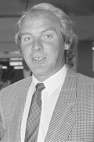 Terry Yorath height profile photo