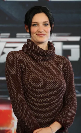 Tess Haubrich height profile photo